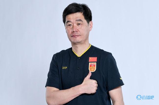 对手第一个进球之前球是否出界？——我不知道，我还没看。